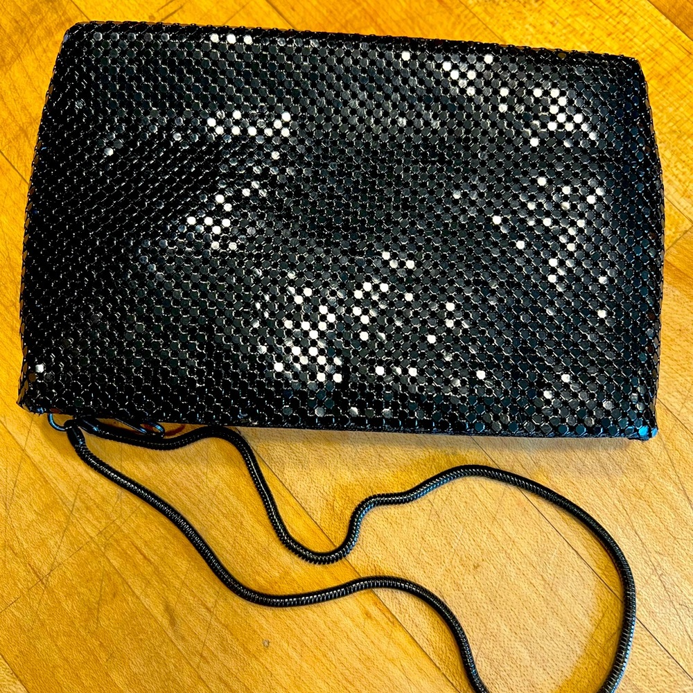 Adorable black evening wristlet! 6.5x4 inches.